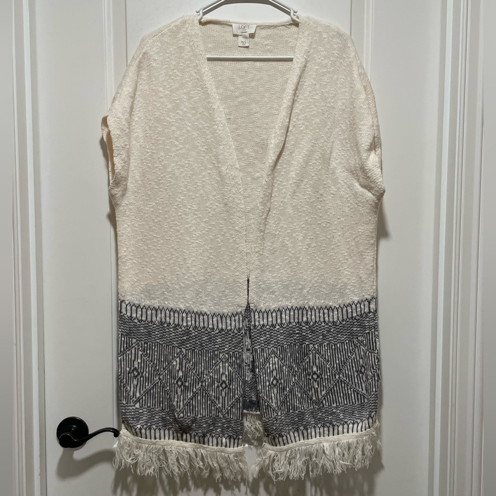Boho Chic & Comfy Loft Lounge M/L Cream Gray Aztec Fringe Short Sleeve Cardigan